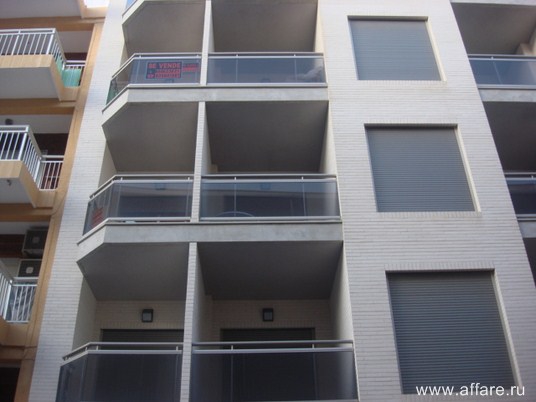 Новая благоустроенная трехкомнатная квартира в Гуардамар дель Сегура для ценителей удобств