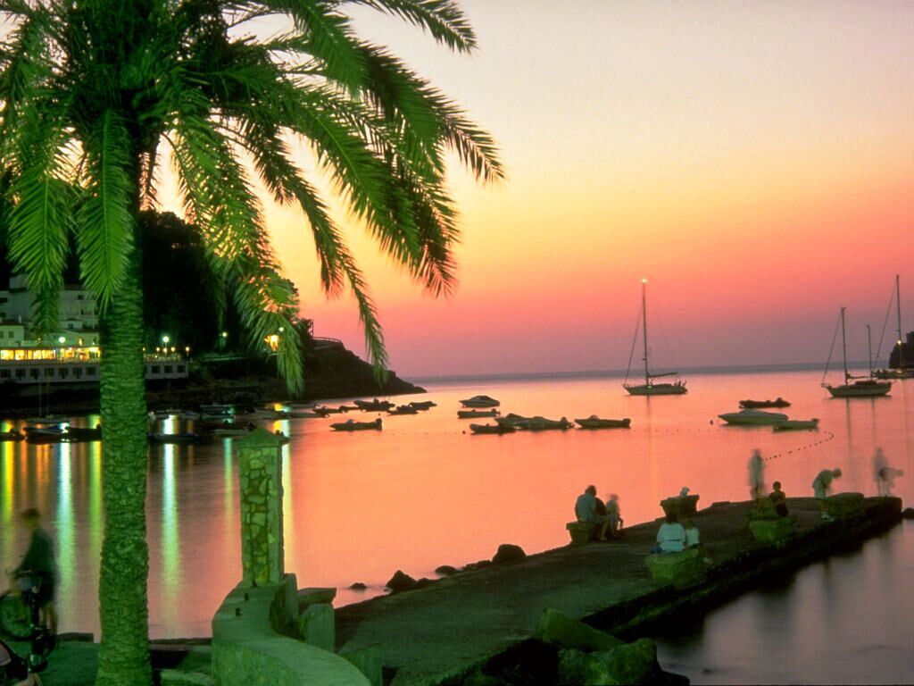 Закат в Puerto De Soller Майорка